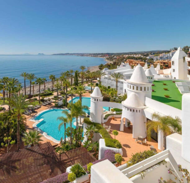 Airport to Estepona price: 90€